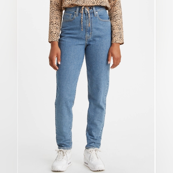 Levi's High Waist Taper Mom Jeans - Picture 1 of 8